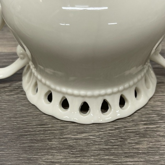 L. Godinger & Co Ivory Sugar Bowl with Lid – Pierced Rim Vintage Elegant Decor - Picture 8 of 10